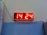 Электронные часы-термометр для помещения. Высота знака 12,5 см. Размер 556х180х60 или 40 мм.